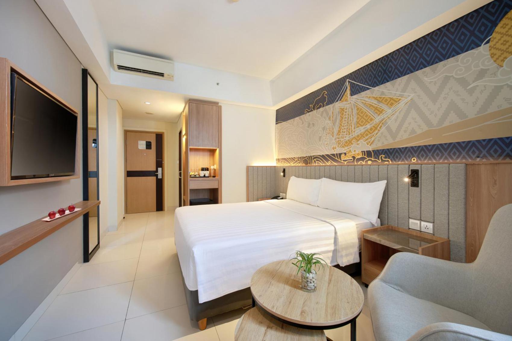 Aston Inn Pantai Losari Makassar Exterior photo